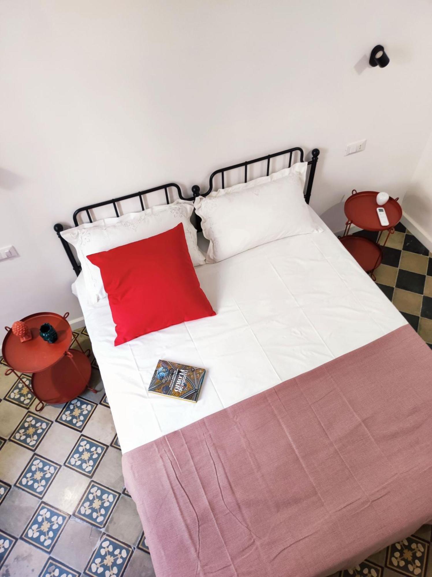 Donna Oliva Guest House Palerme Extérieur photo